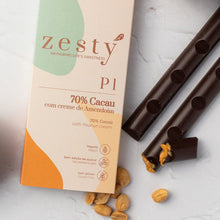 Carregar imagem no visualizador da galeria, P1 Chocolate 70% Cacau com Creme de Amendoim (80g)
